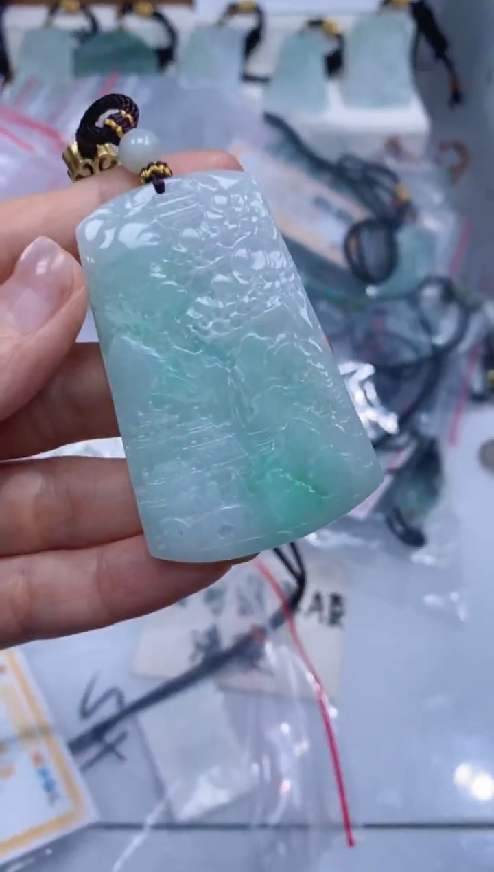 颈饰未镶嵌翡翠吊坠