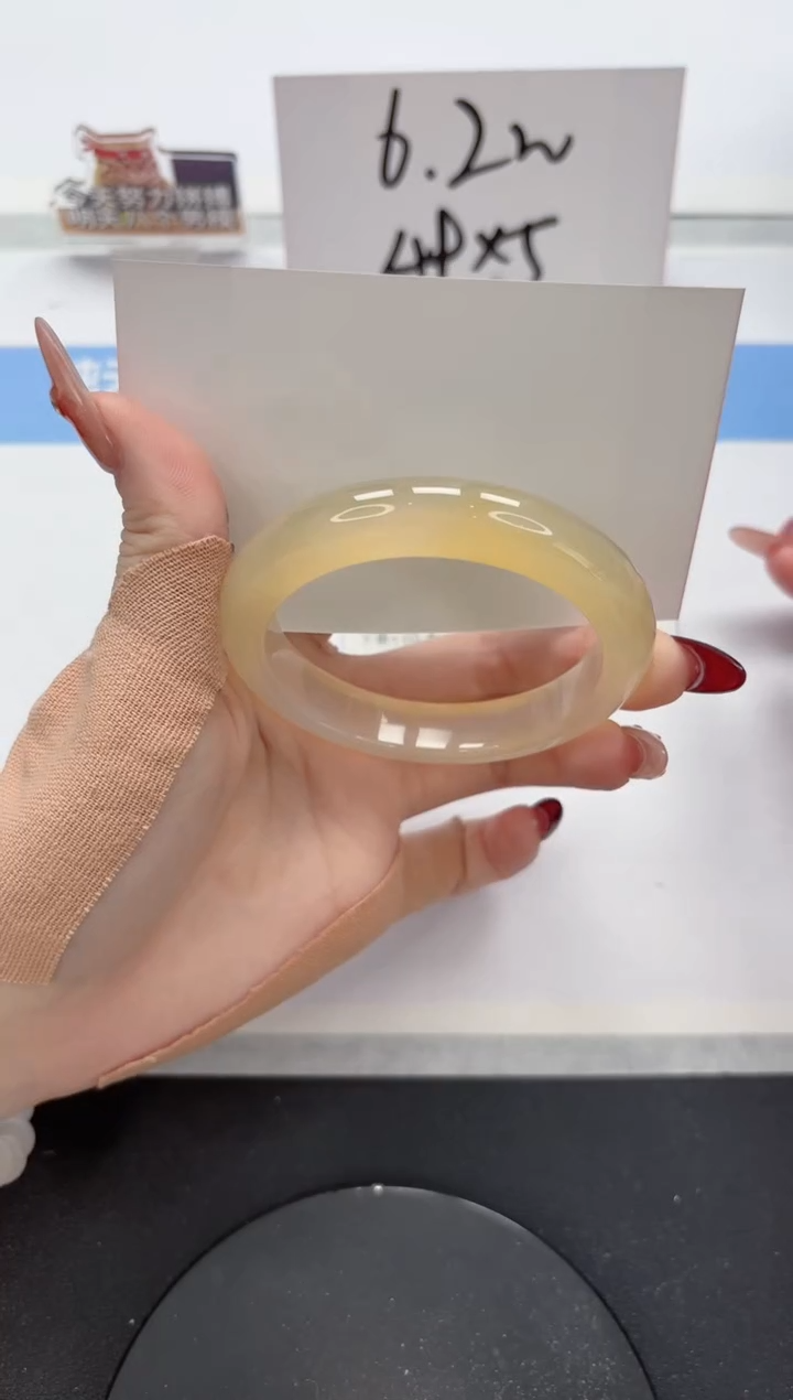 【闪购商品】石英质玉手镯未镶嵌A130-55.2