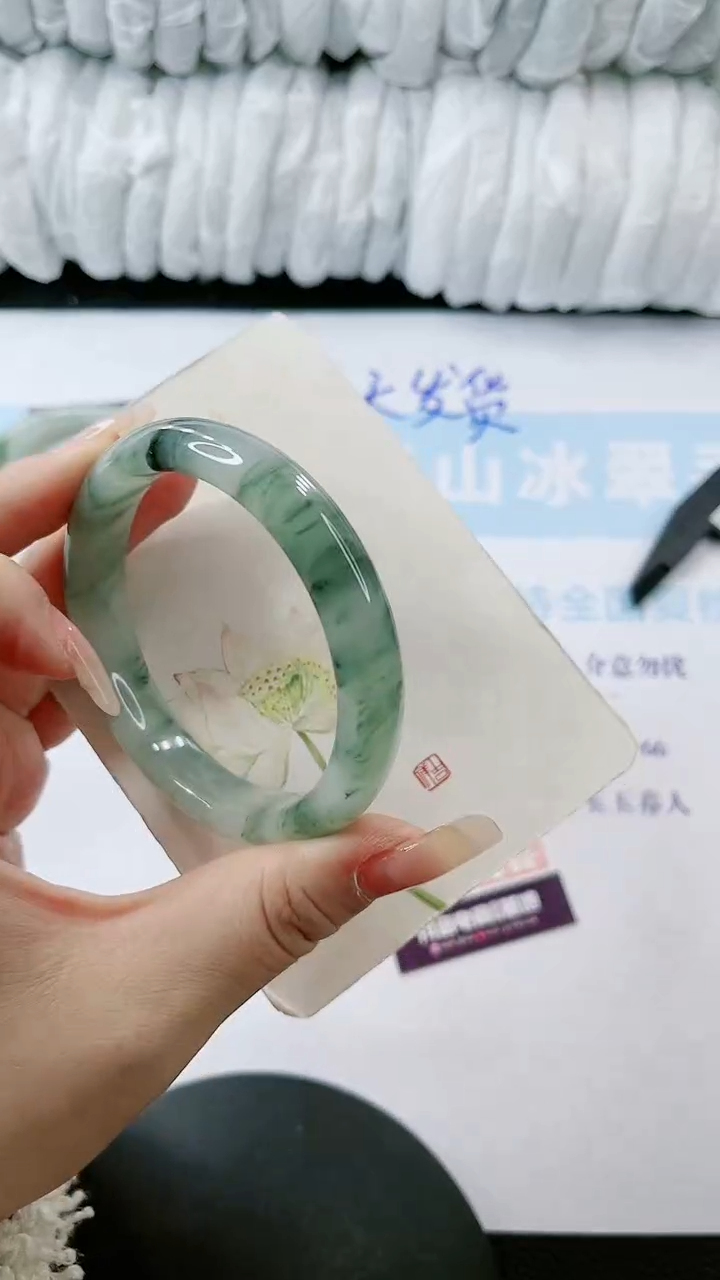 【闪购商品】石英质玉手镯未镶嵌多样性发货F516