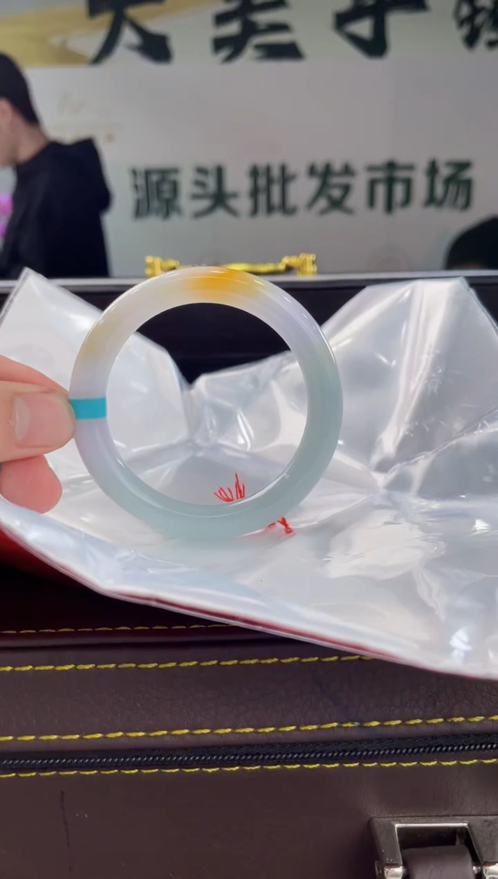 【闪购商品】翡翠手镯未镶嵌手镯