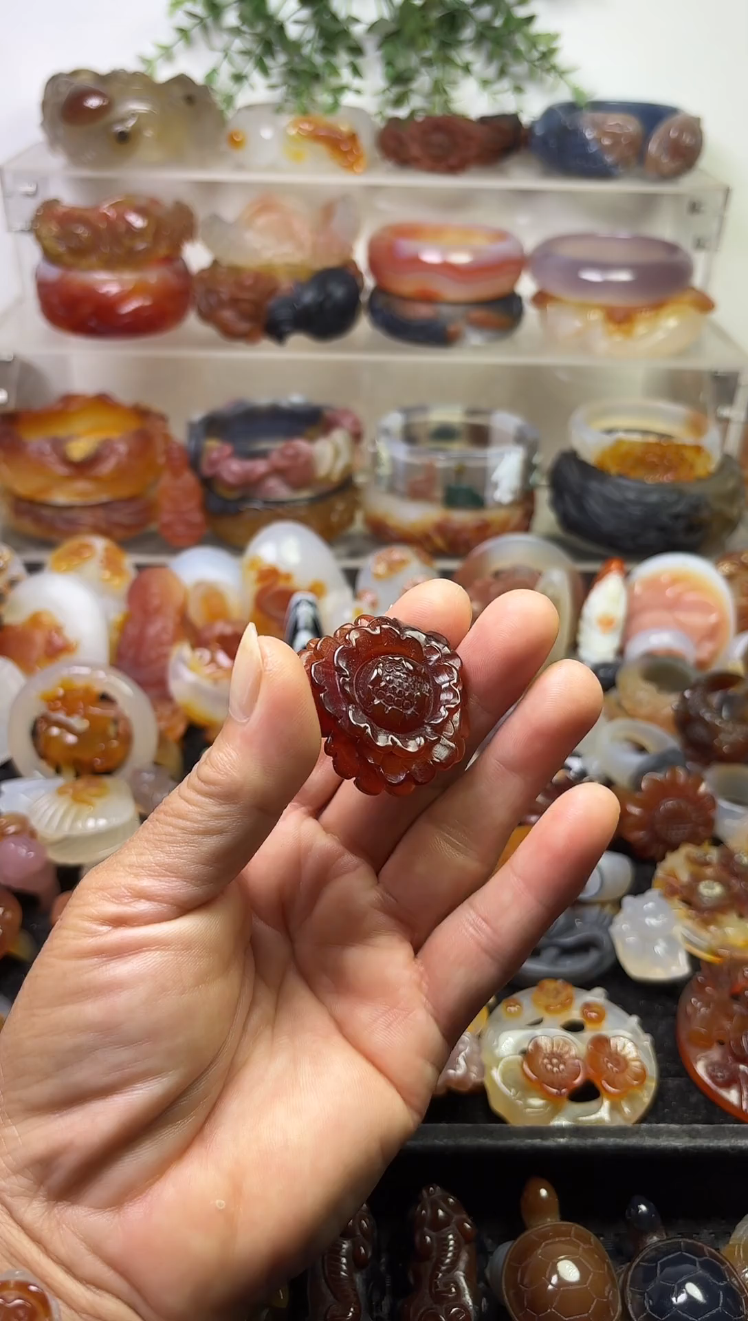 未镶嵌颈饰玛瑙/玉髓书**舞挂坠