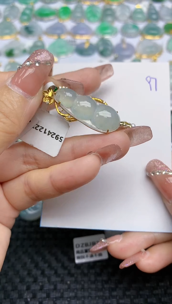 【闪购商品】翡翠颈饰18K金镶嵌天然A货翡翠 97