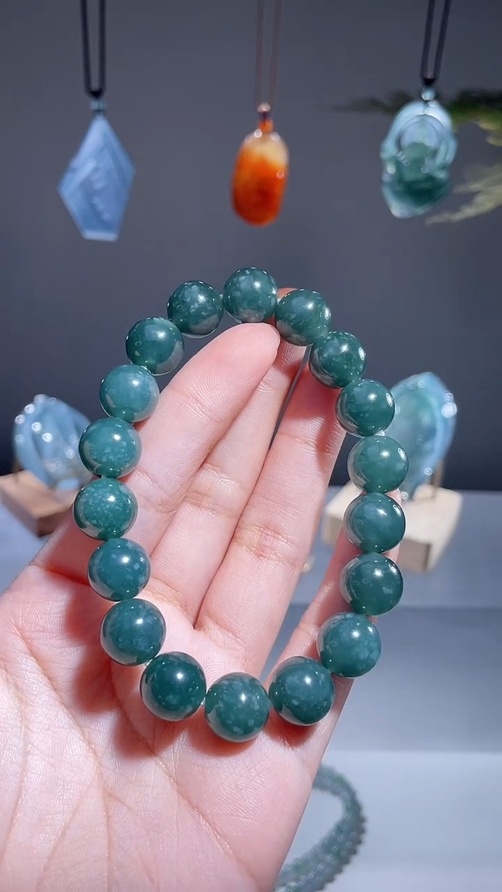 颈饰未镶嵌翡翠手串 多样性发1
