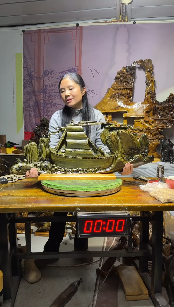 金丝楠听*说金丝楠木雕刻摆件