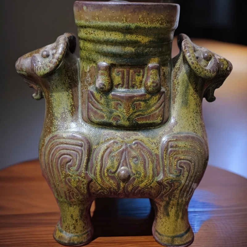 三阳开泰陶瓷圆尊