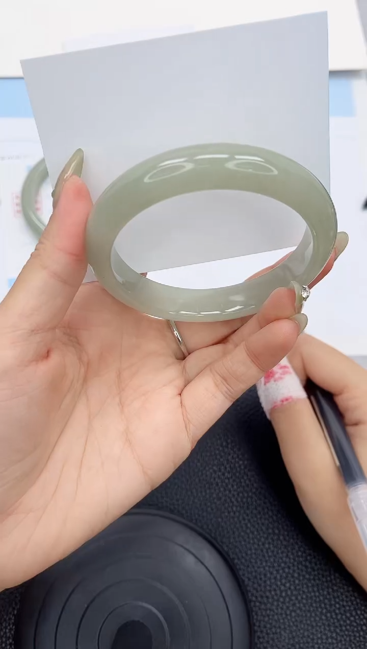 石英质玉手镯未镶嵌288-60