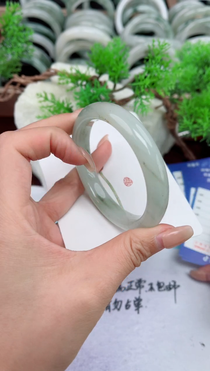 【闪购商品】石英质玉手镯未镶嵌158