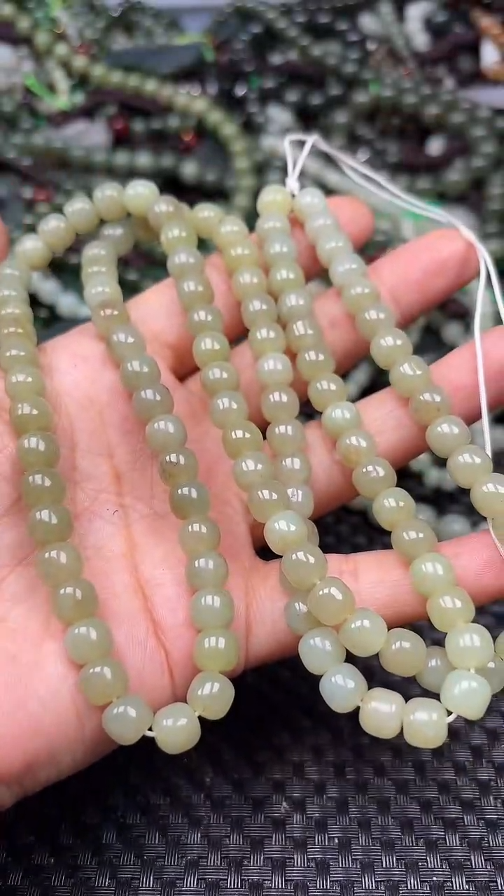 和田玉未镶嵌颈饰1