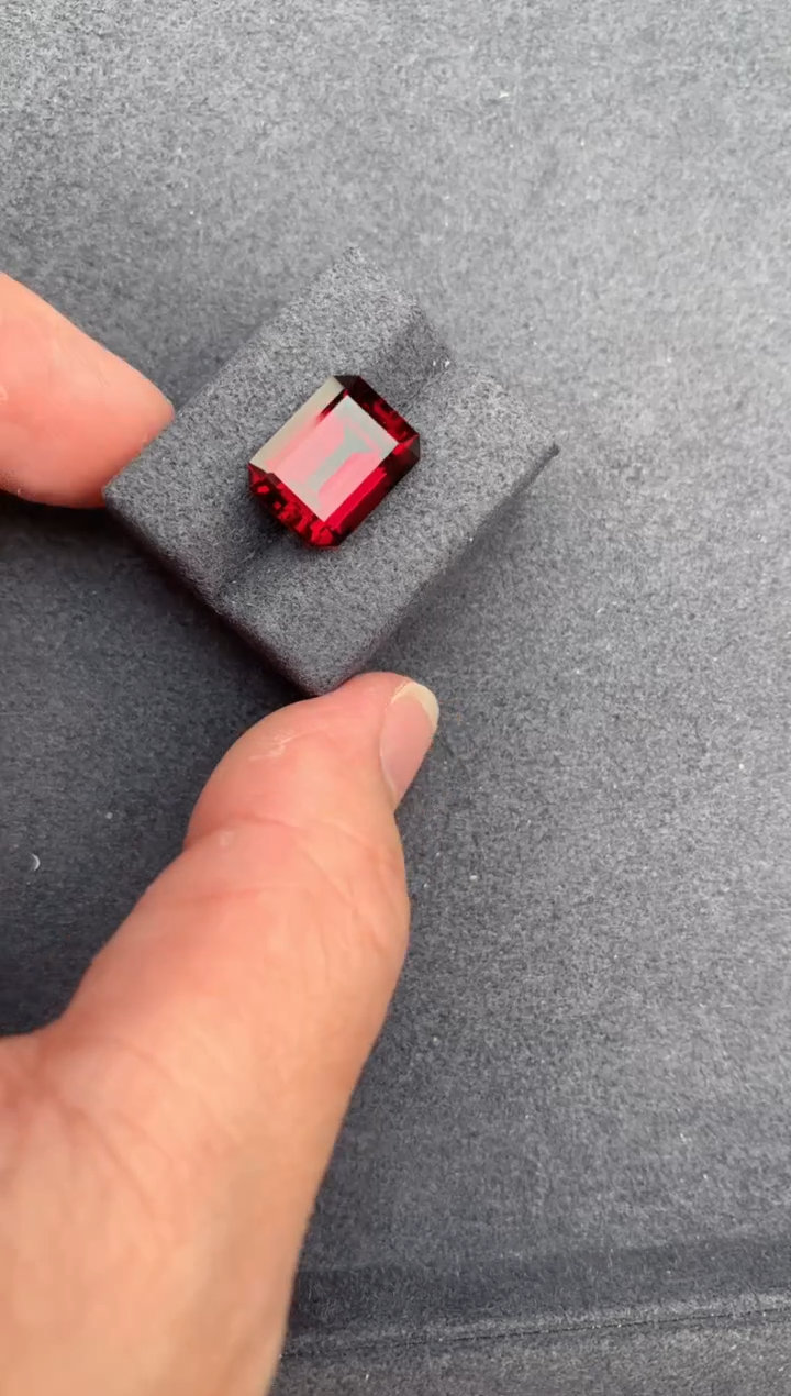 【闪购商品】石榴石裸石未镶嵌8ct镁铝榴石