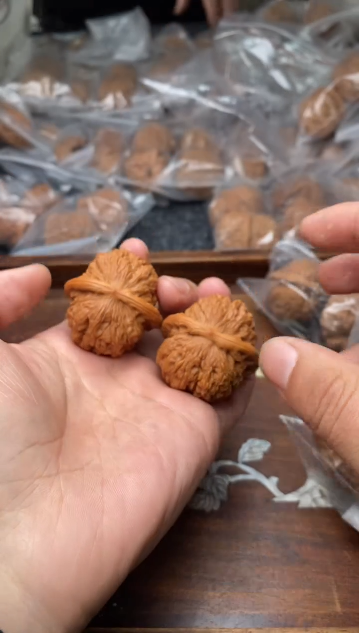 【闪购商品】文玩核桃把件A239号39尺血麒麟