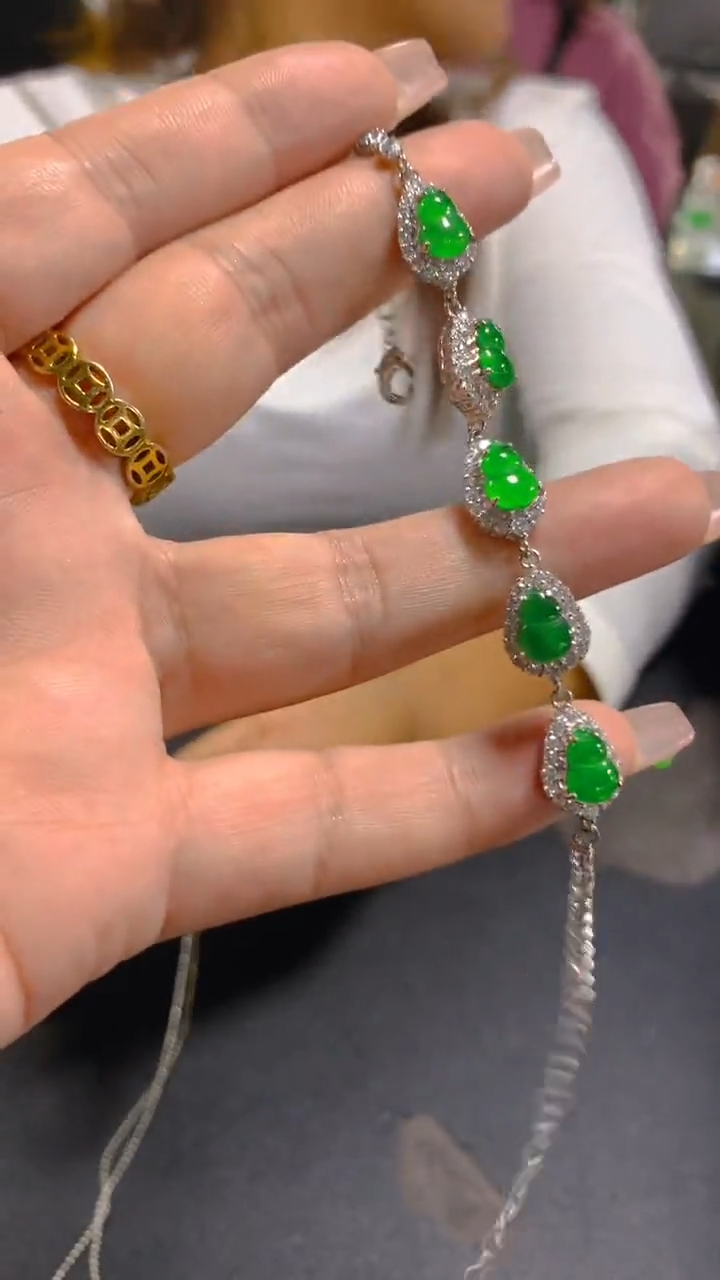 【闪购商品】翡翠手链未镶嵌0128986086多样性发一