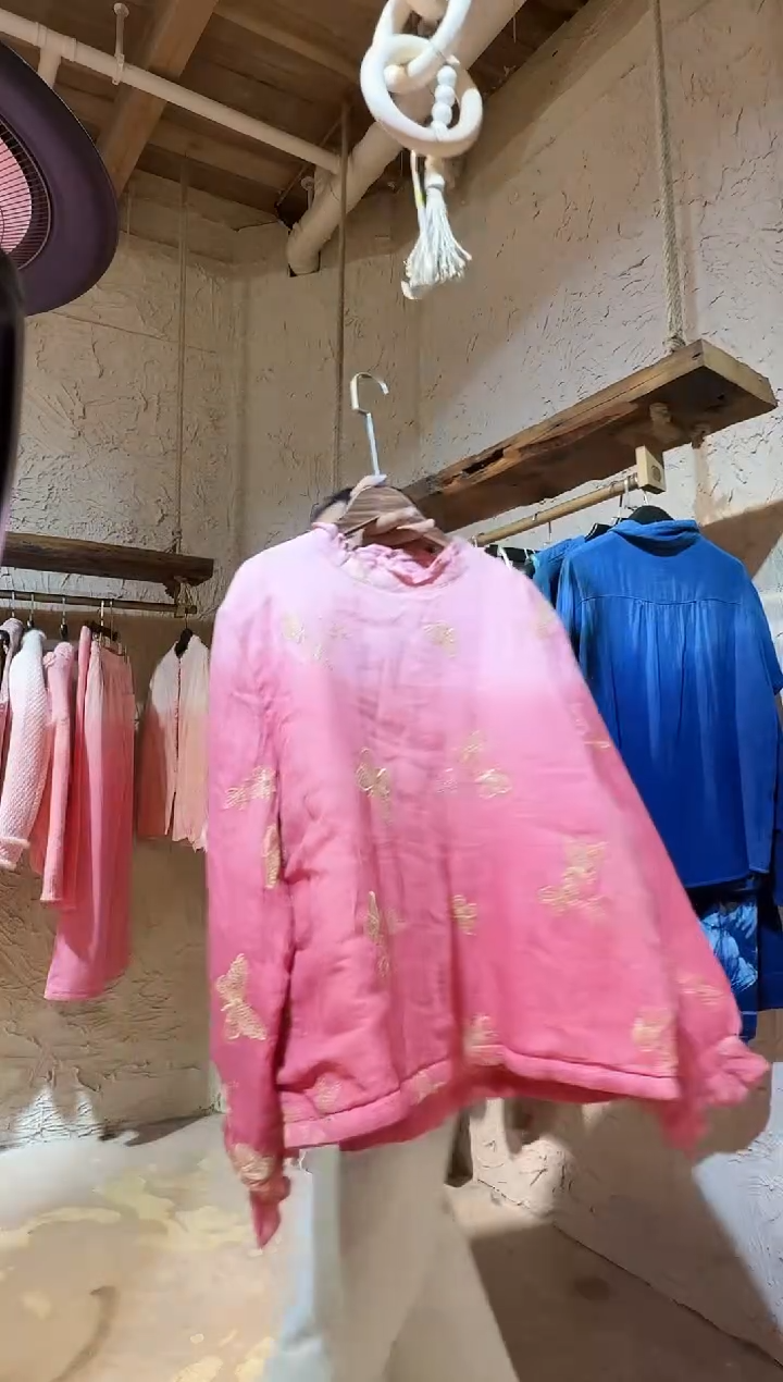 粉染植物染金色蝴蝶棉服