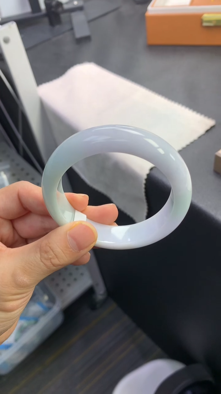 未镶嵌手镯翡翠退货需手镯吊牌标签完好