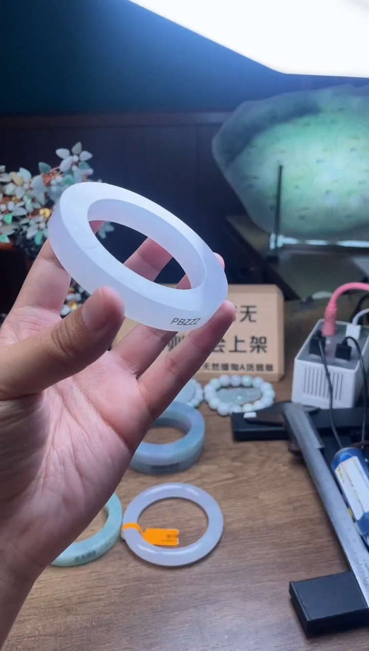 【闪购商品】定制翡翠手镯未镶嵌定制