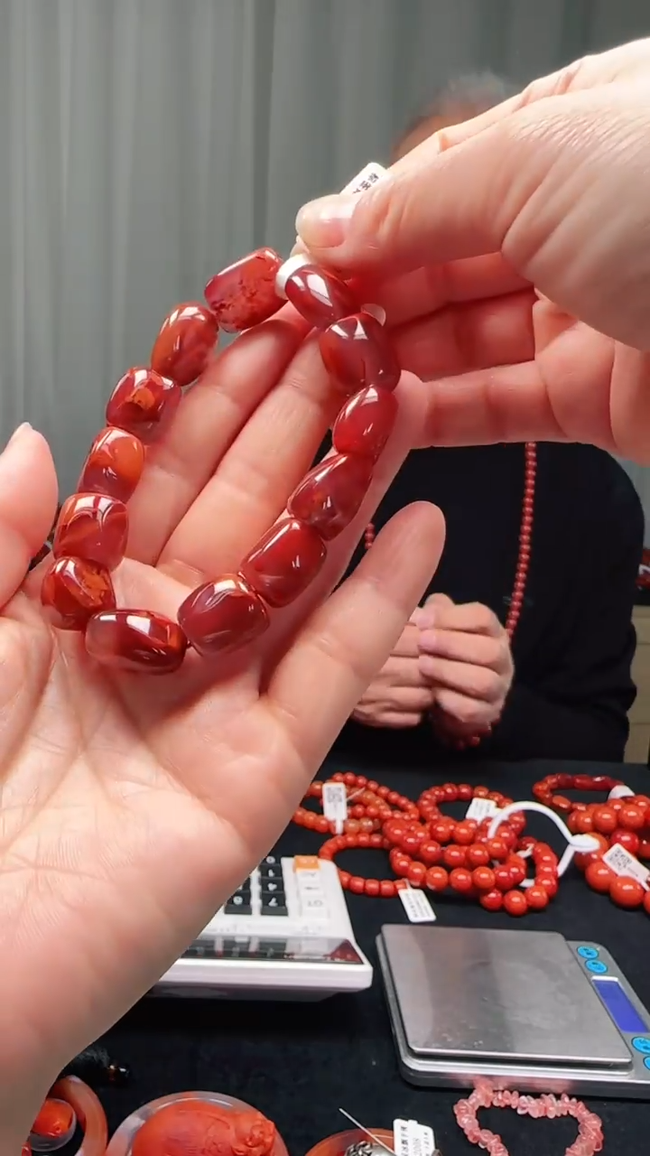 未镶嵌多样性发一件南红玛瑙13mm原矿九口随型手串