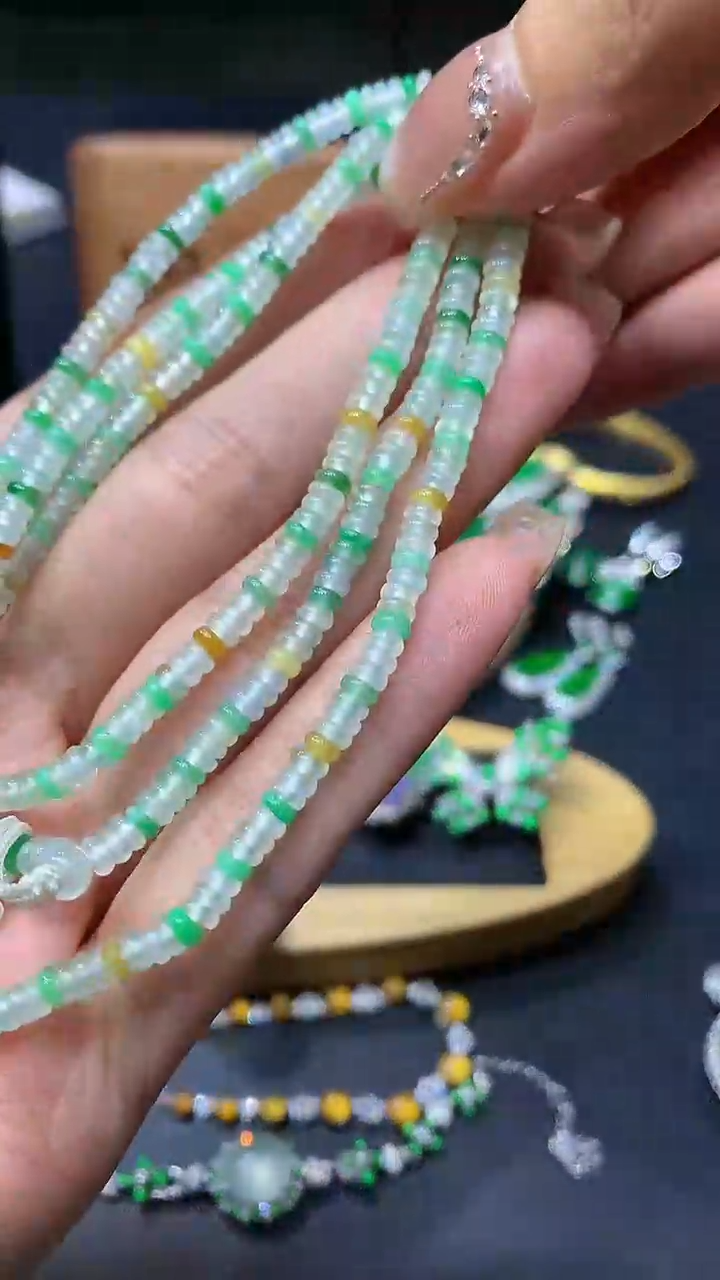 【闪购商品】翡翠手串未镶嵌团购