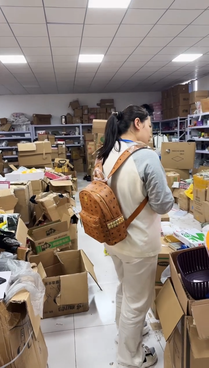 牦牛剖层皮革琪老板女包6号店超好看发图片款双肩包