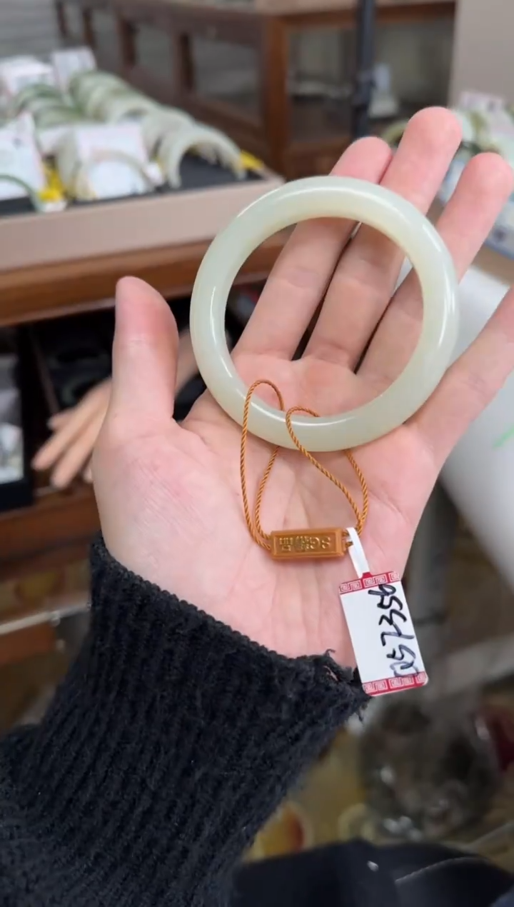 未镶嵌手镯和田玉57