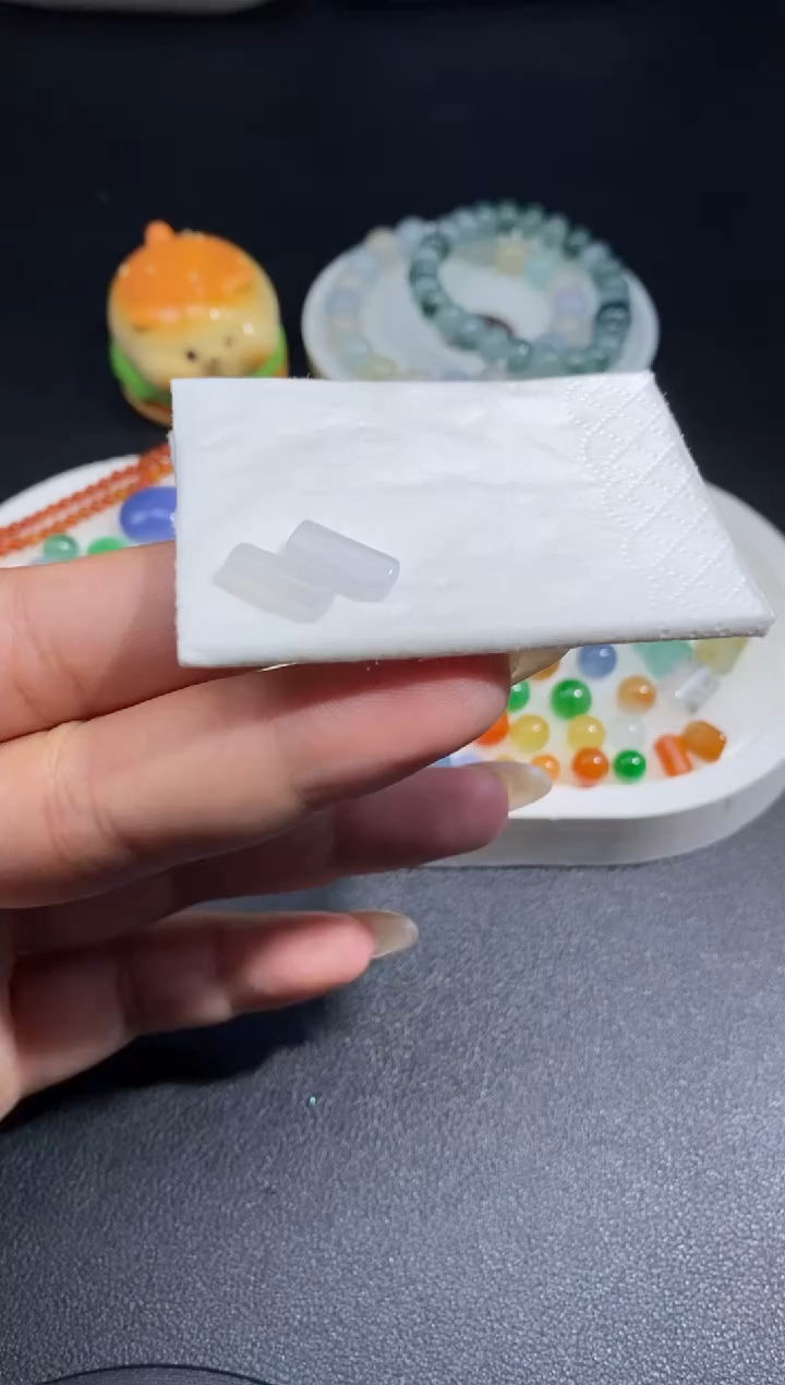 未镶嵌挂件翡翠心**在净货