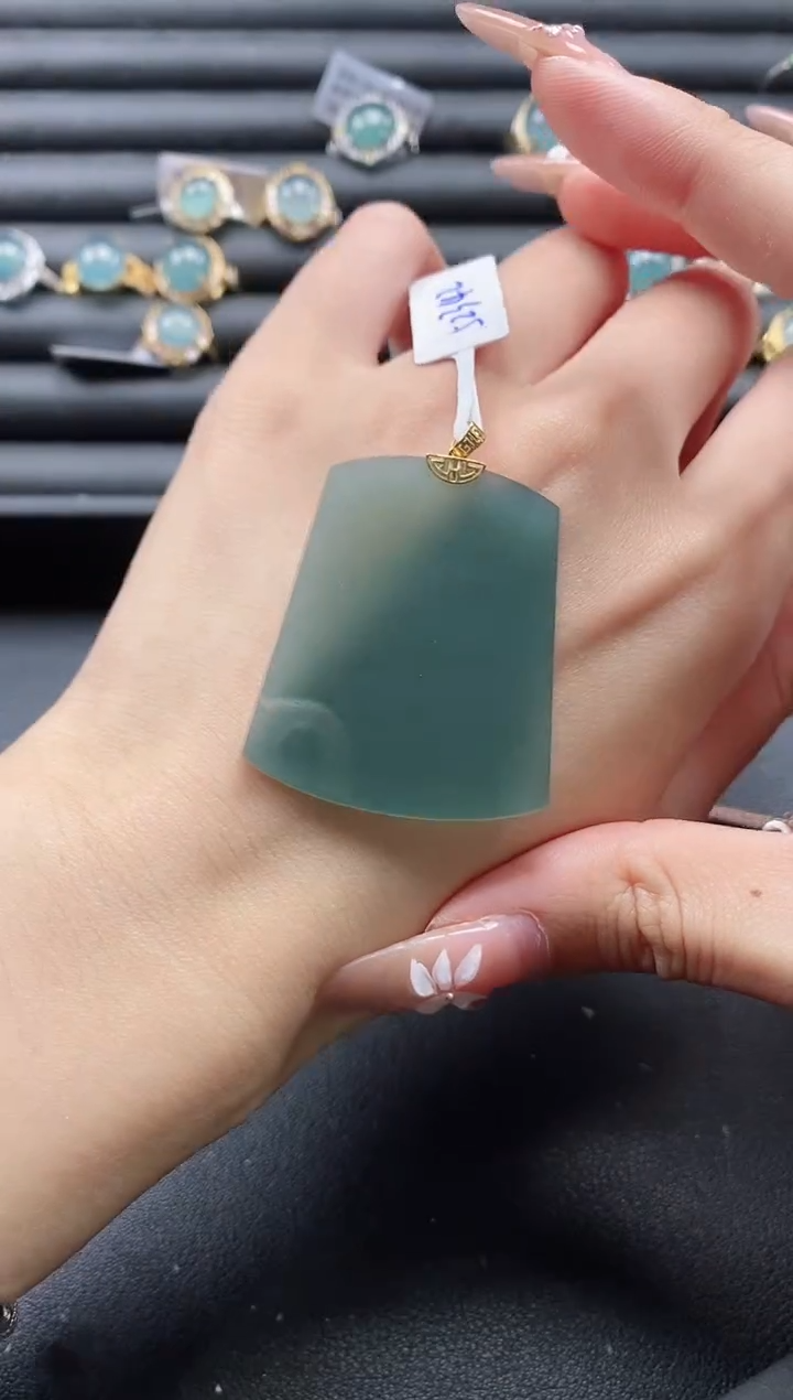 【闪购商品】翡翠戒指18K金镶嵌11111