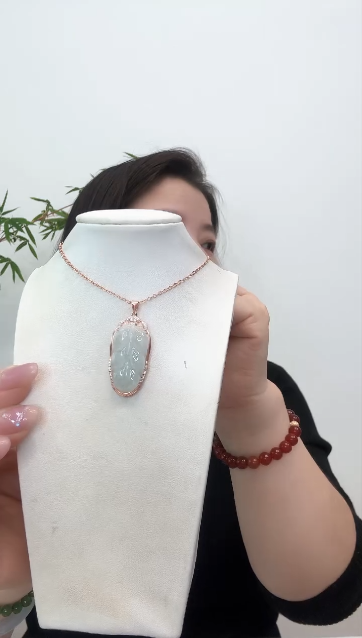 【闪购商品】翡翠吊坠(赠链)银S925镶嵌小叶子玫瑰边