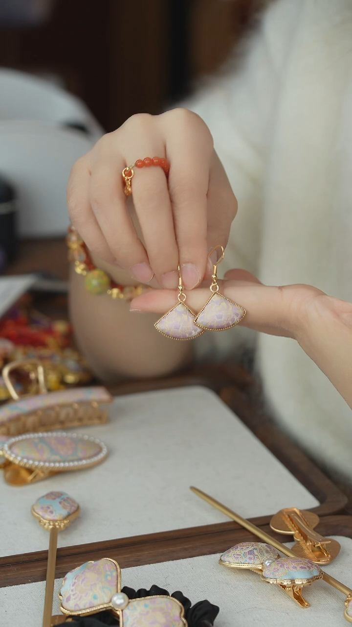 刺绣闪购纯手工非遗国风饰品