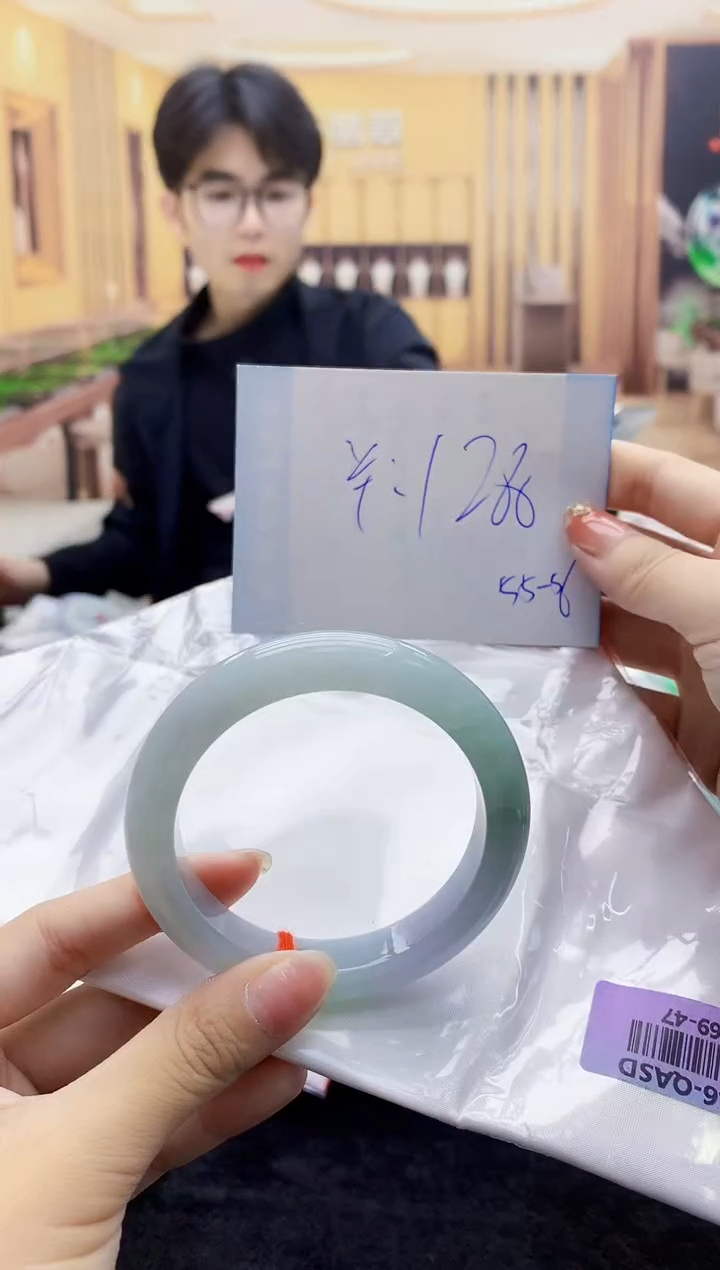 【闪购商品】翡翠手镯未镶嵌    H69-47