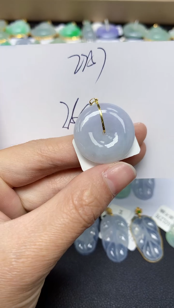 翡翠18K金镶嵌颈饰 天然翡翠A货