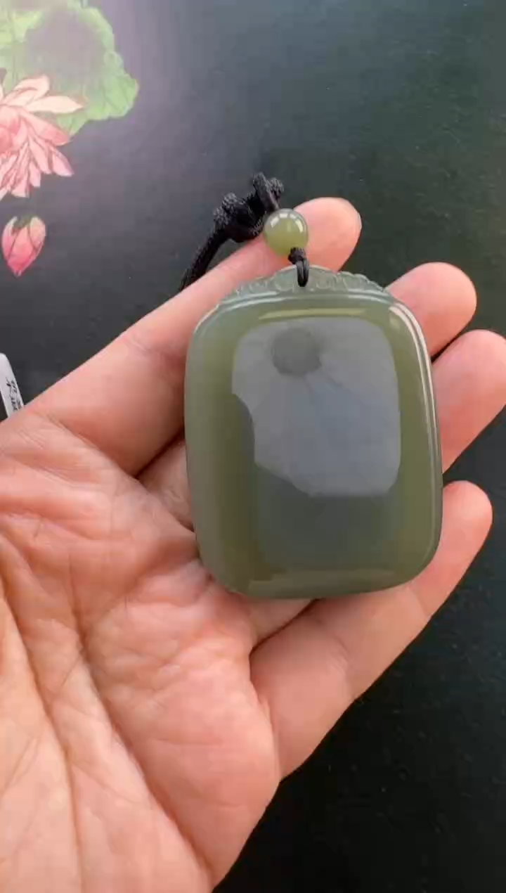 和田玉未镶嵌颈饰吊坠