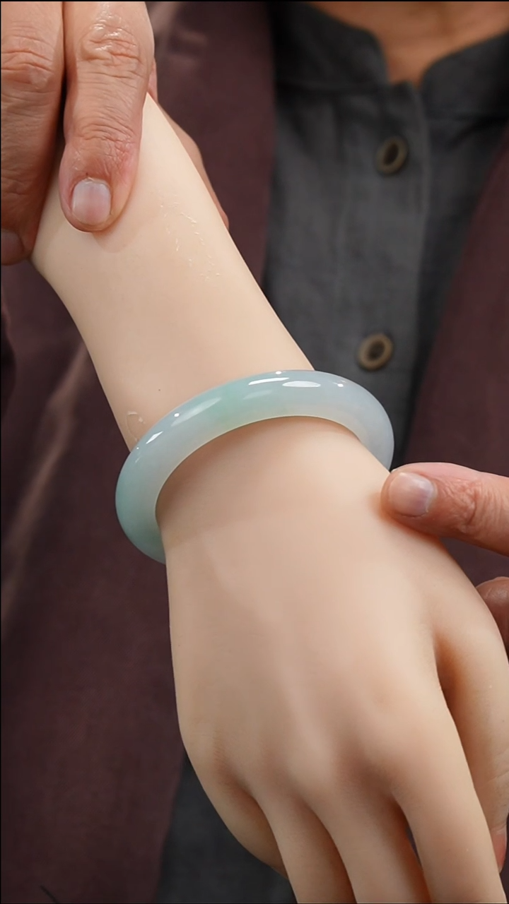 【闪购商品】翡翠手镯未镶嵌115·