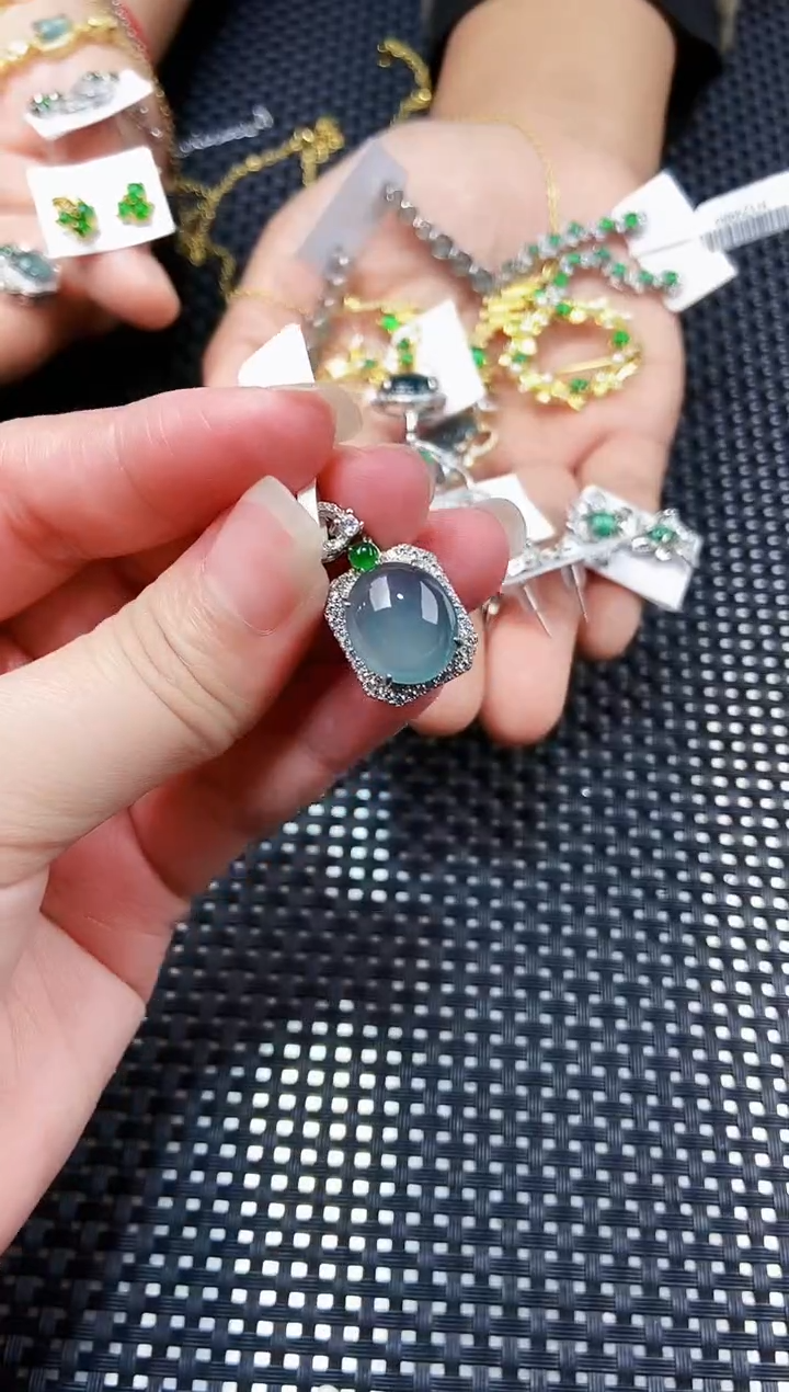 【闪购商品】翡翠吊坠(不含链)未镶嵌111111111