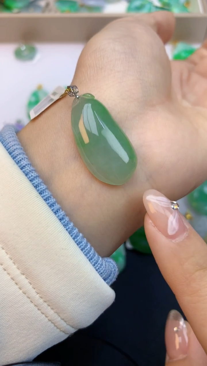 颈饰18K金镶嵌翡翠天然缅甸a货翡翠百元以上9元证书费自理