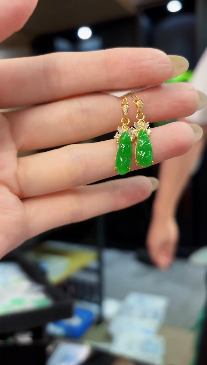 翡翠未镶嵌颈饰缅料A货/多样性发货/一件