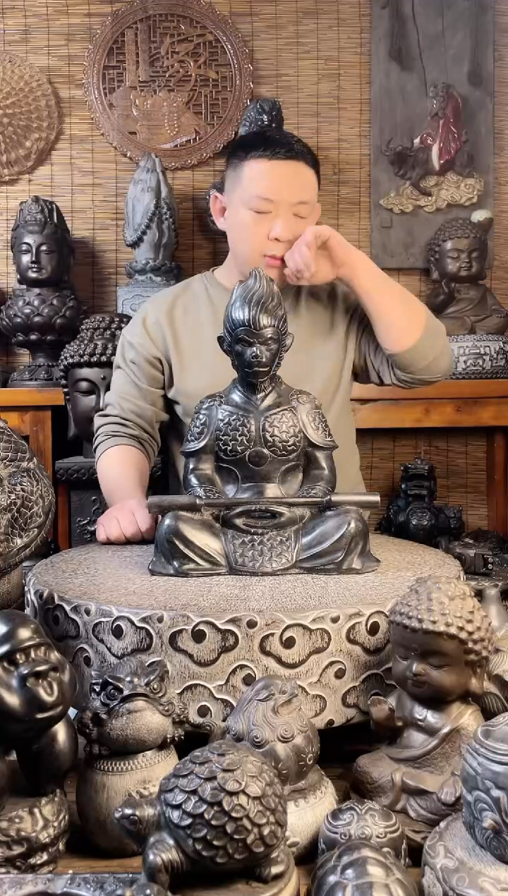 【闪购商品】40铠甲悟空天然青石雕刻