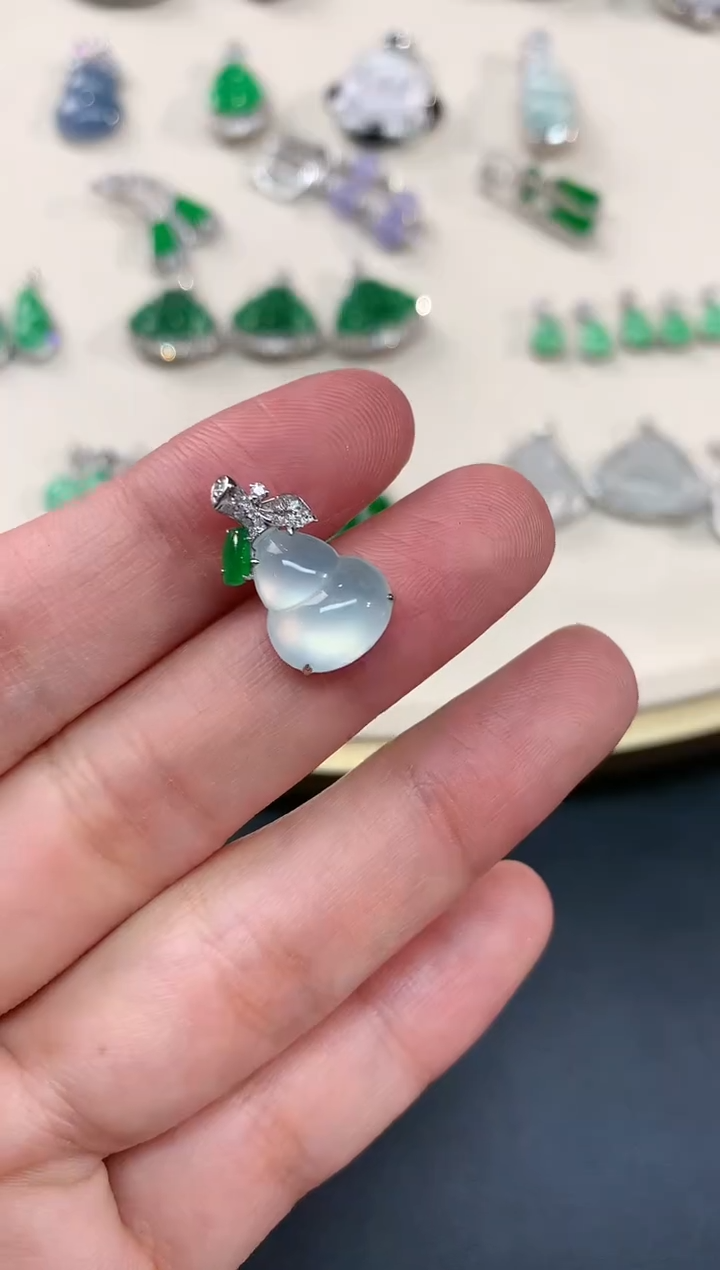 【闪购商品】翡翠吊坠(不含链)18K金镶嵌葫芦A104|3980