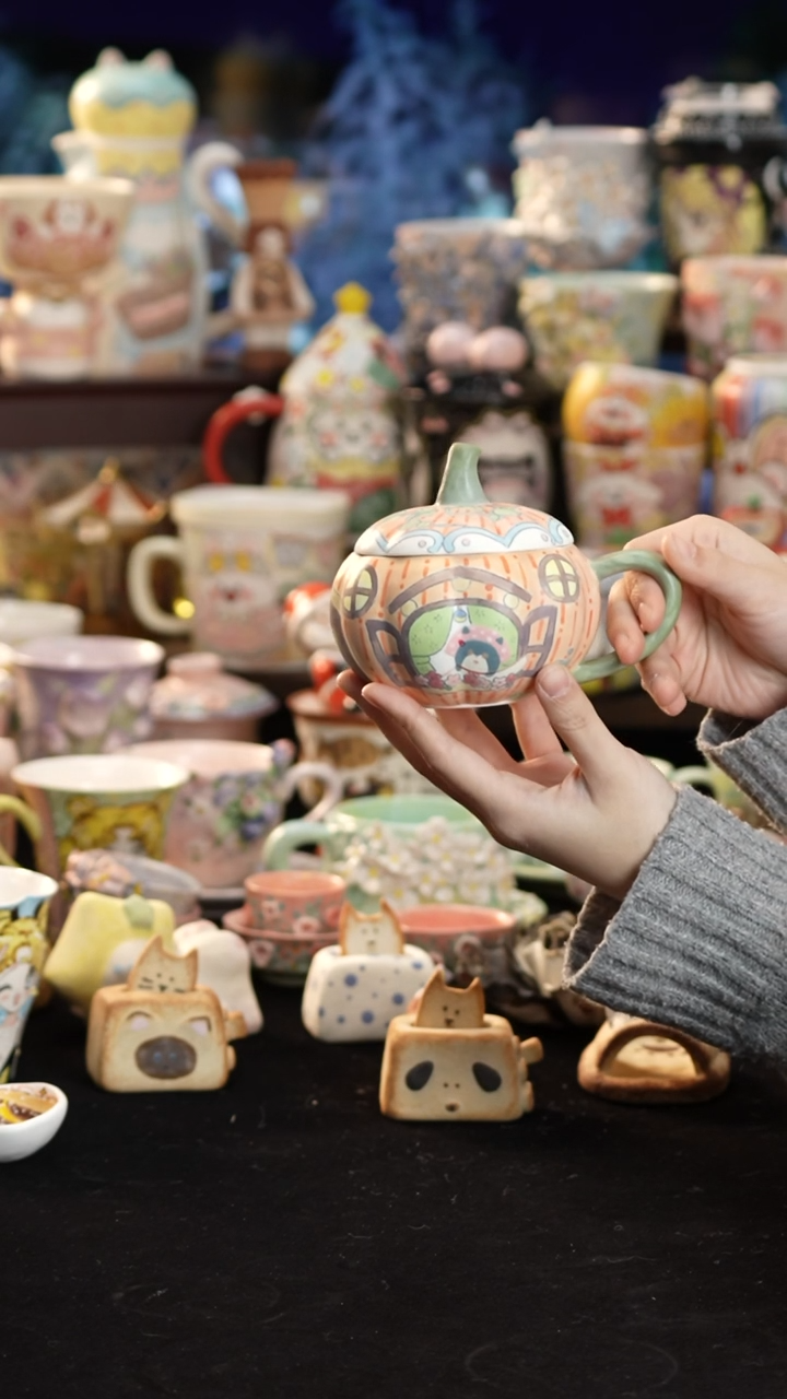 摆件陶景德镇釉下彩手绘设计师款陶瓷