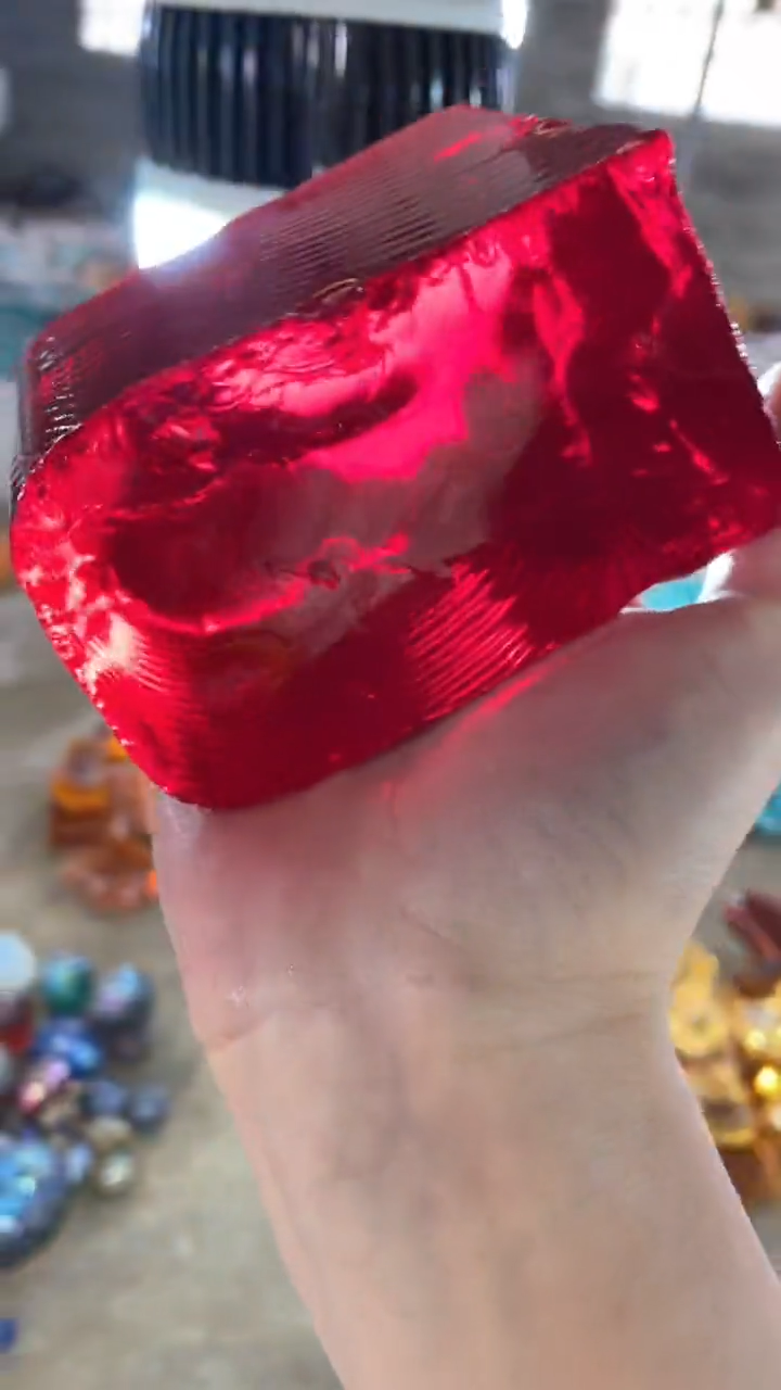 新疆五彩石原石摆件