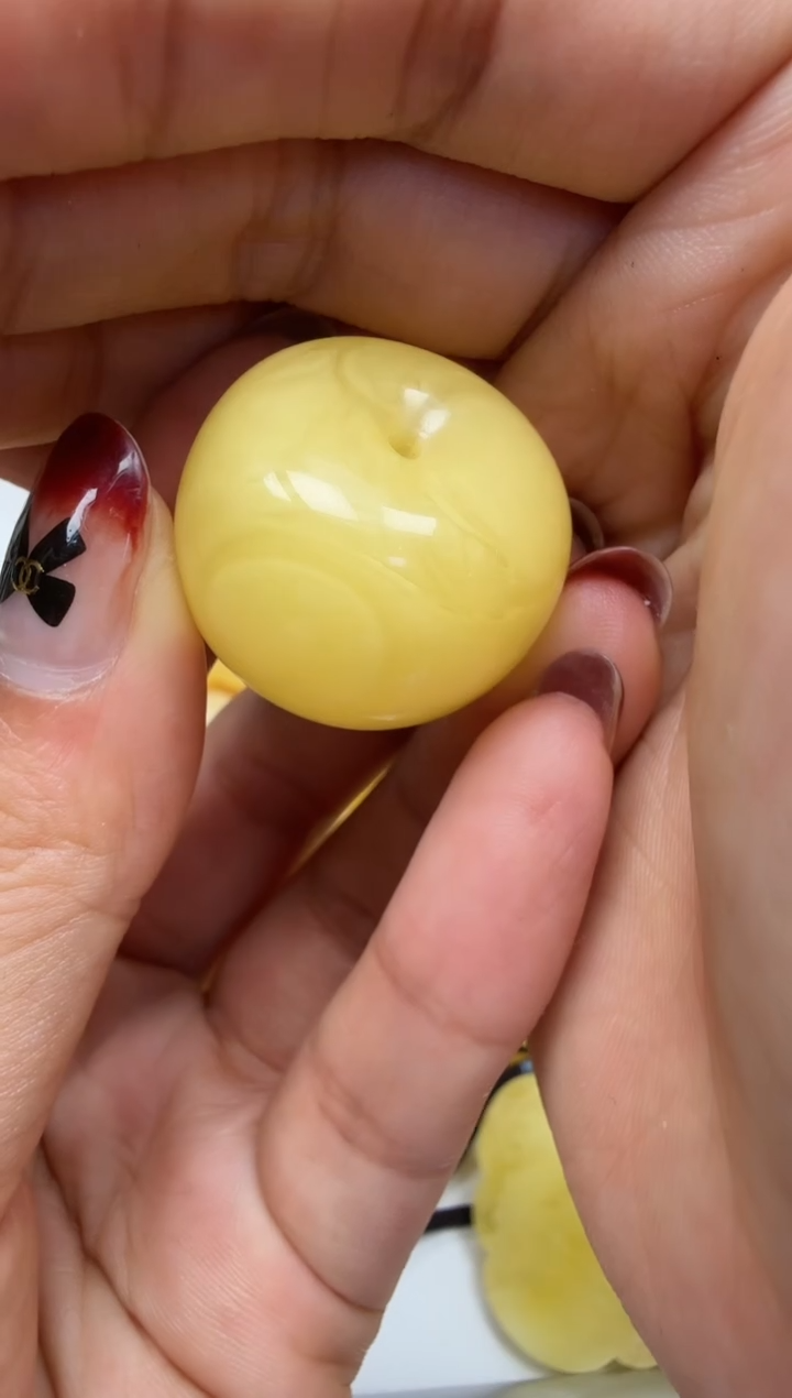 裸石琥珀未镶嵌如图