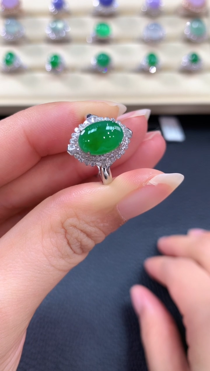 【闪购商品】翡翠戒指18K金镶嵌b105        