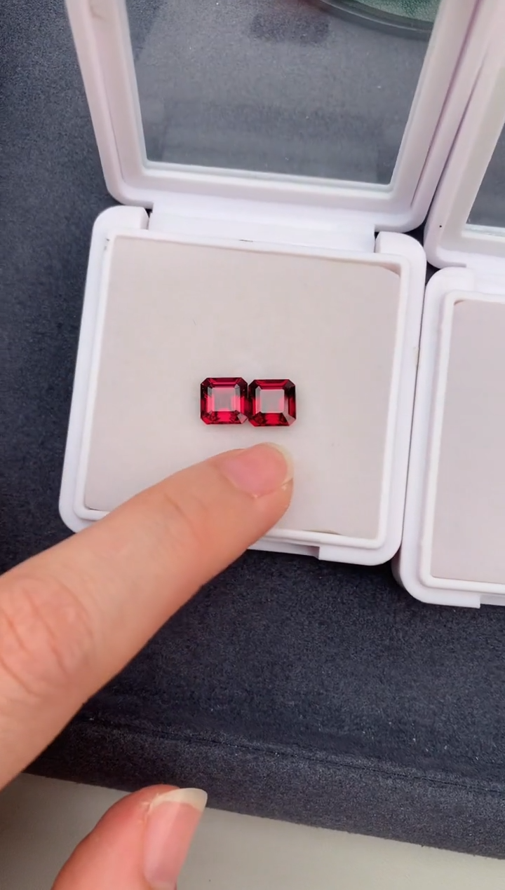 【闪购商品】石榴石裸石未镶嵌4ct镁铝榴石配对