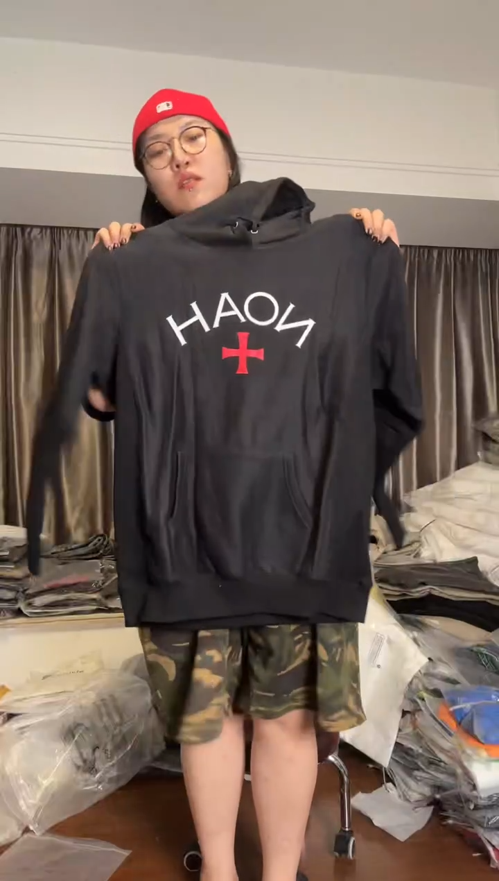 疯狂十字架连帽卫衣