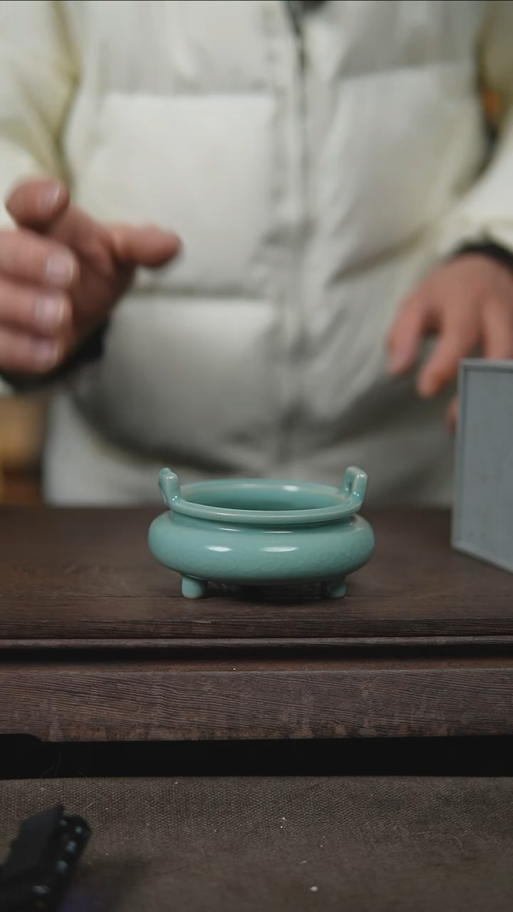 【闪购商品】杯仿古天青三足香炉一级