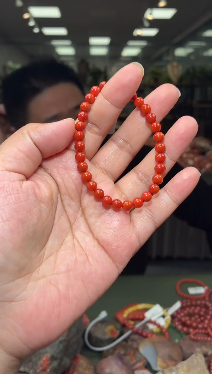 未镶嵌手串南红玛瑙单圈手串一条约6mm多样性发货