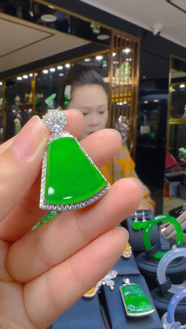 翡翠银S925镶嵌吊坠(赠链)052（多样性发其一）