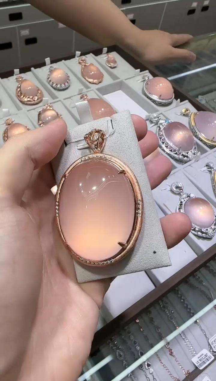 【闪购商品】芙蓉石颈饰银S925镶嵌33*45mm高级款粉水晶