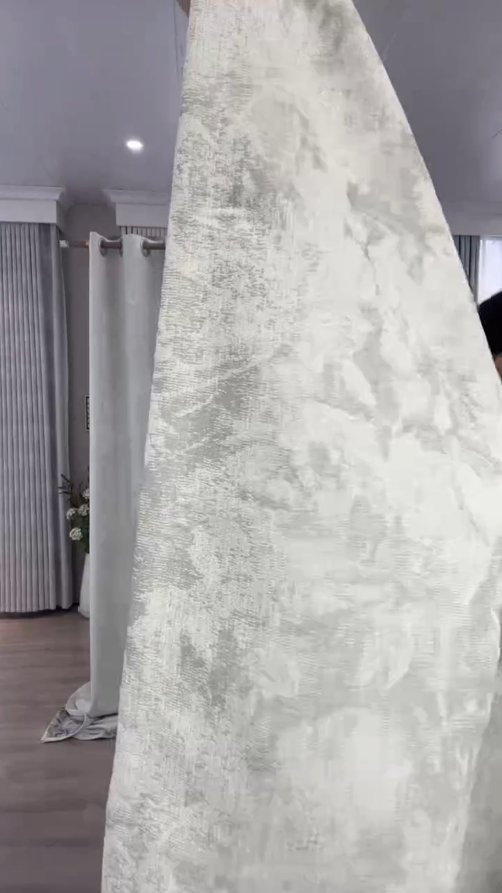 布闪电购商品21  微瑕（晚）4.4挂钩2.7