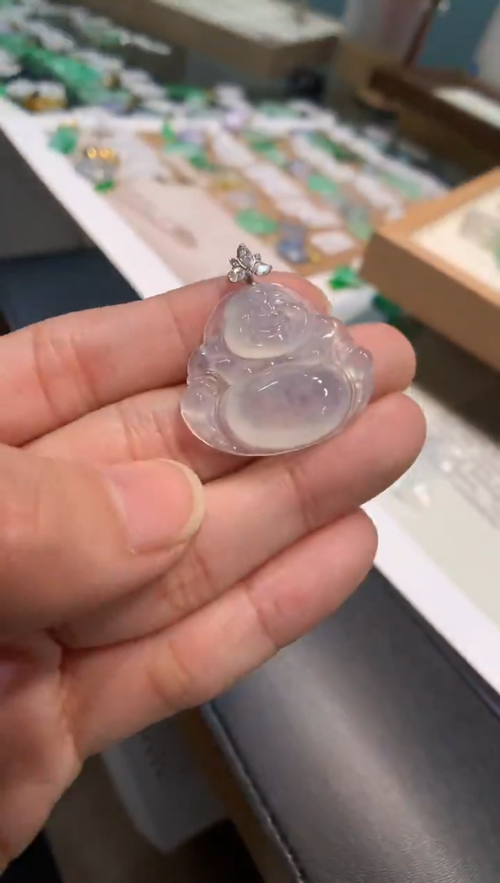 颈饰18K金镶嵌翡翠佛公