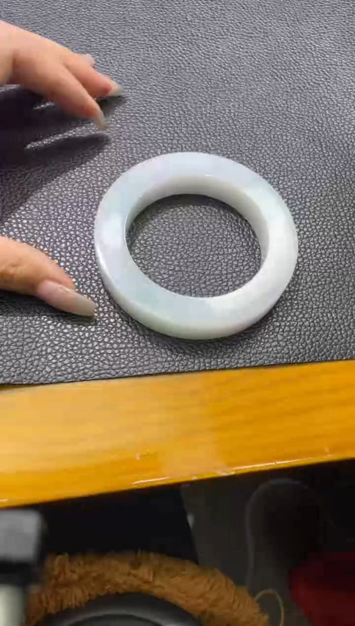 【闪购商品】定制翡翠手镯未镶嵌手镯DDS/发一件