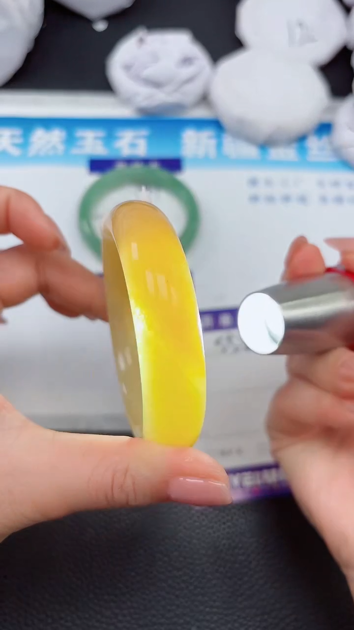 【闪购商品】石英质玉手镯未镶嵌550