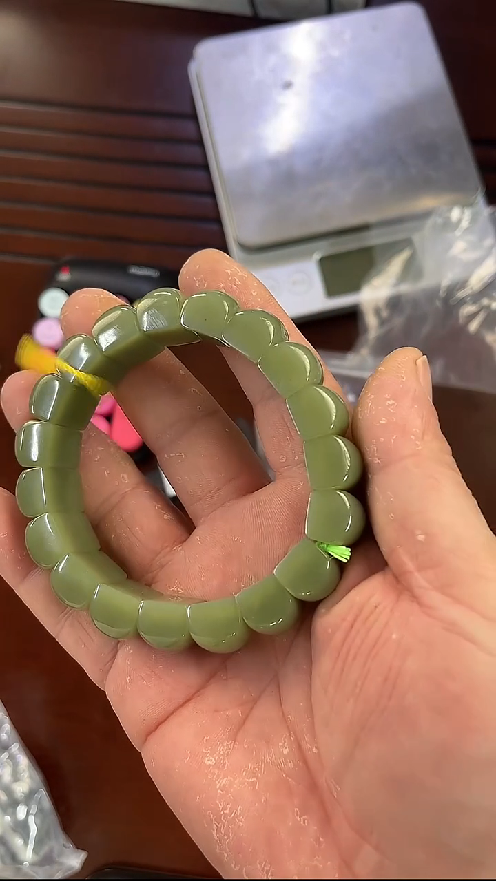 未镶嵌手链和田玉老*哥手串